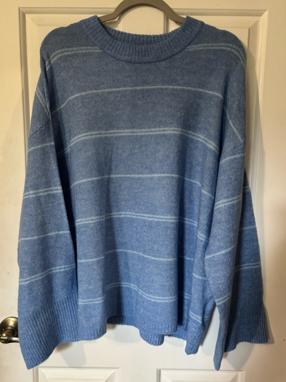 Blue & White Striped Sweater - so soft & comfy! Fun, wide sleeves! EUC. XL.